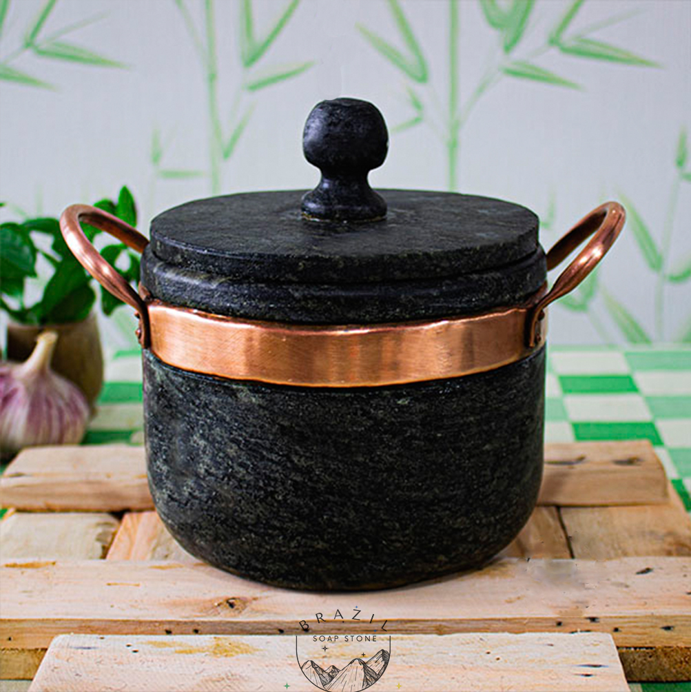 4 liter Brazilian Home Soapstone pot - Whisk